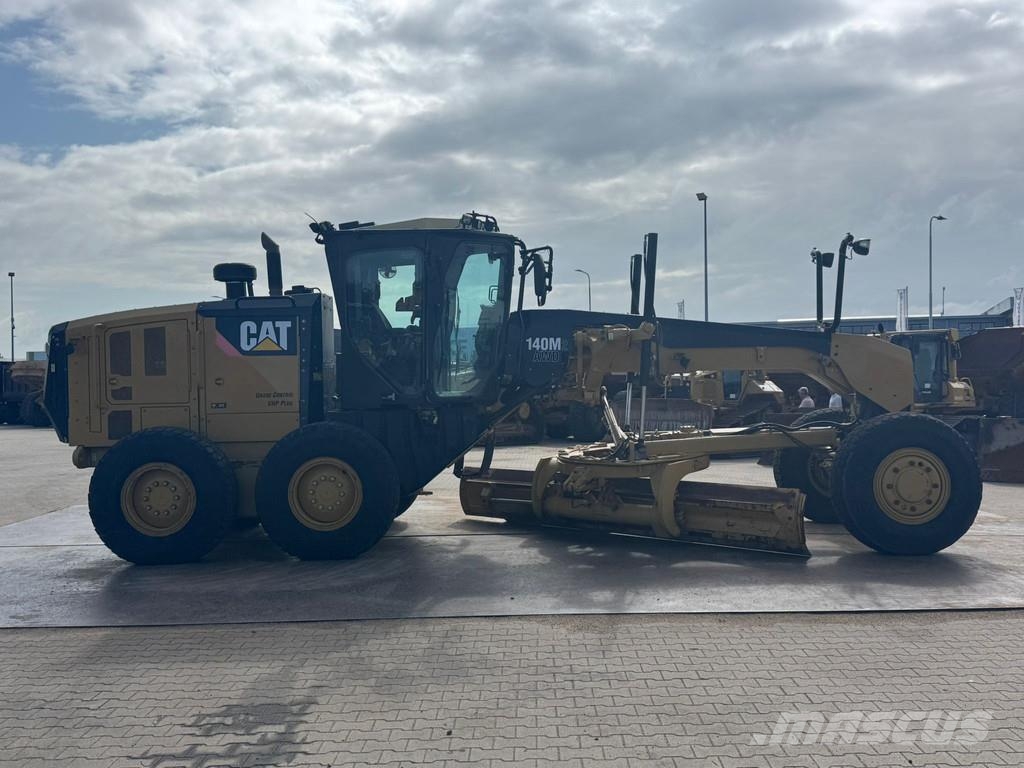 CAT 140M2 AWD Грейдери