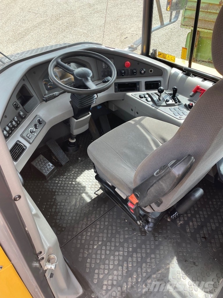 Volvo A30G アーティキュレート式ダンプトラック