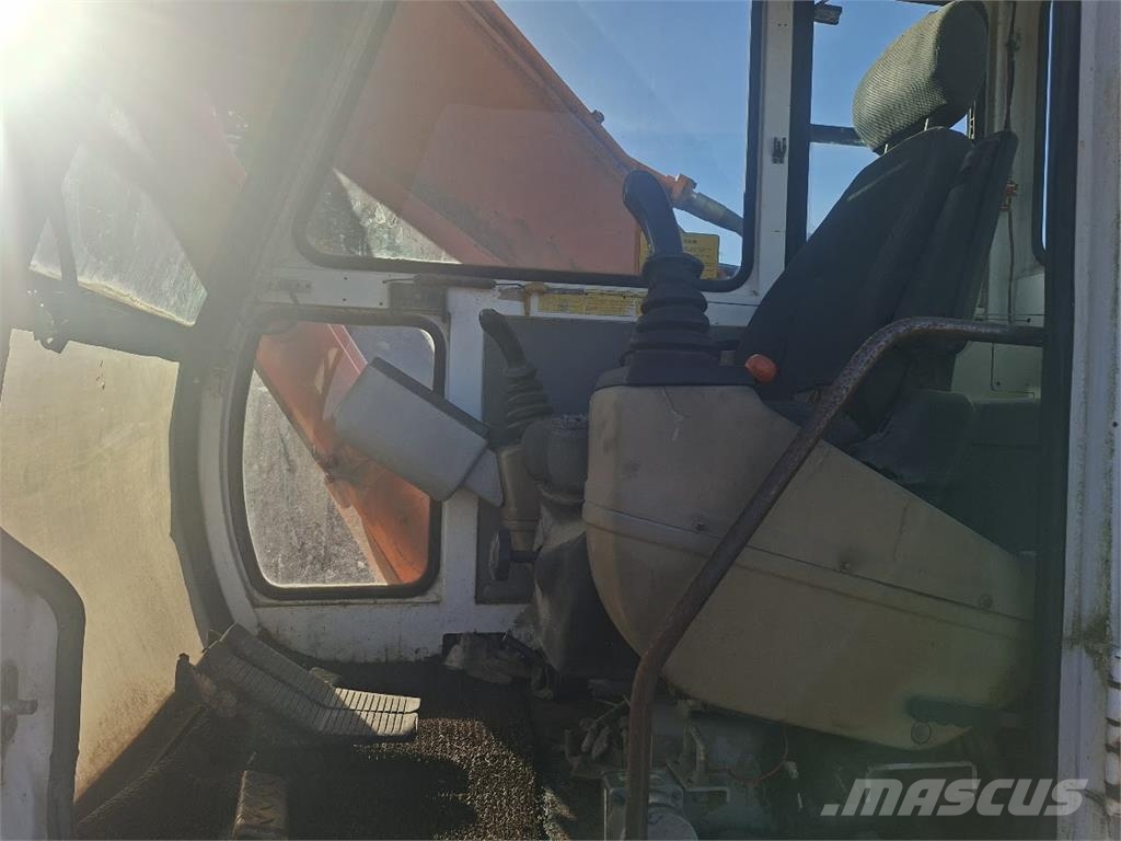 Halla HE280LC Pásová rýpadla