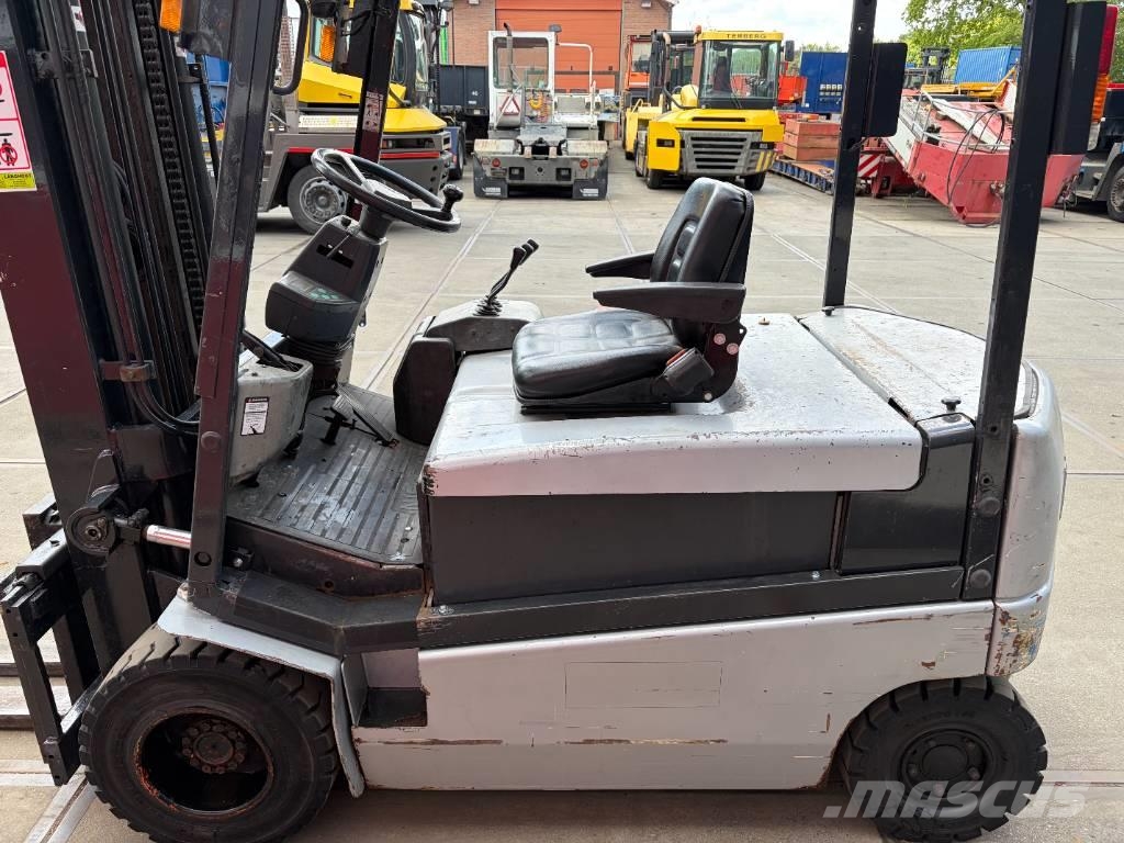 Nissan GQ02 L 30 CU Electric forklifts