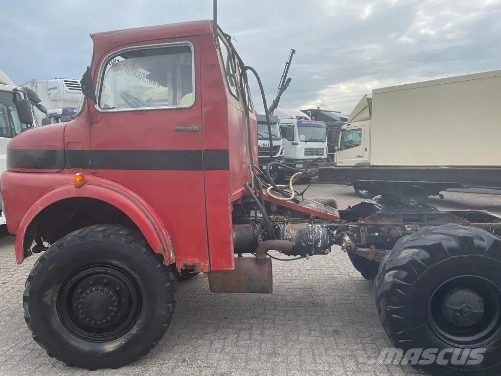 Mercedes-Benz 813 + Manual + Kipper + 4x4 Sora- ja kippiautot