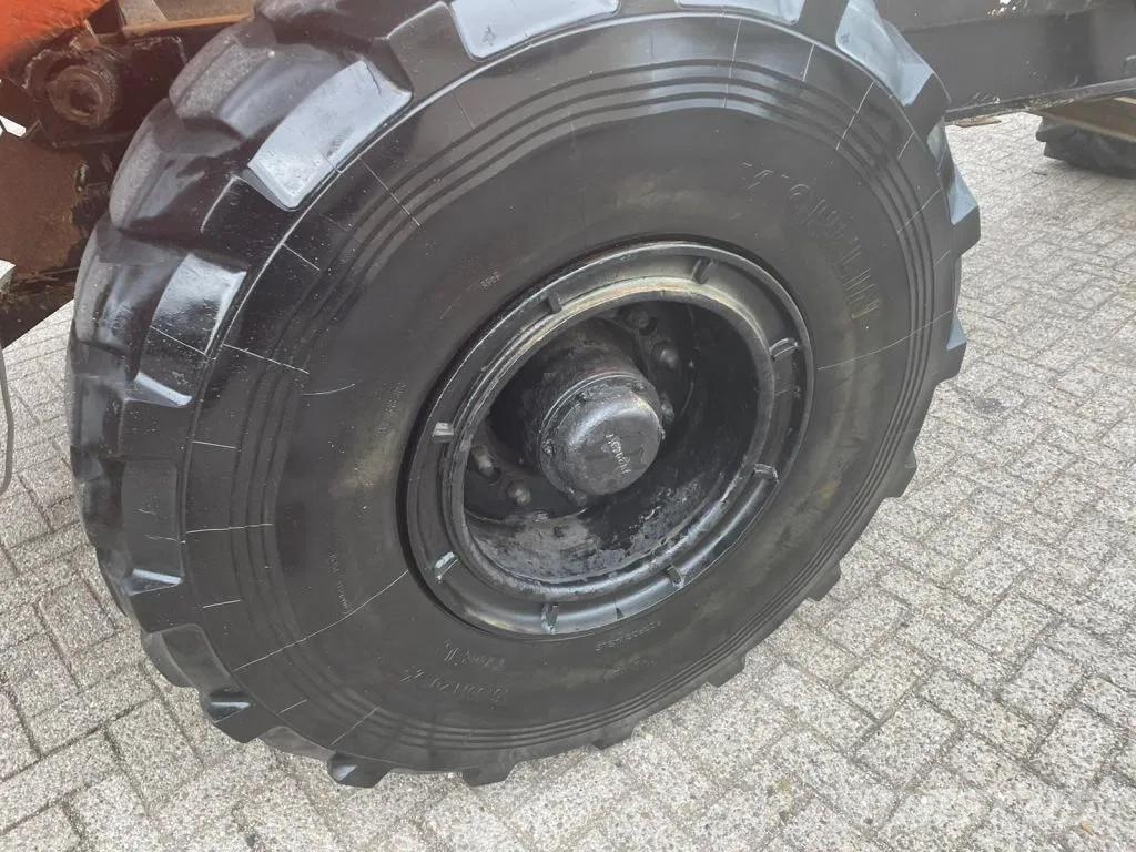 Mercedes-Benz 813 + Manual + Kipper + 4x4 Sora- ja kippiautot