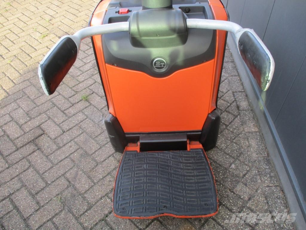 Toyota LPE200 Low lifter with platform