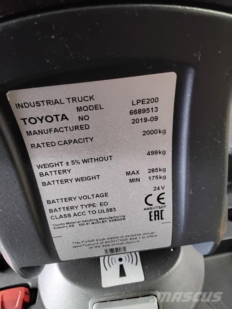 Toyota LPE200 Low lifter with platform