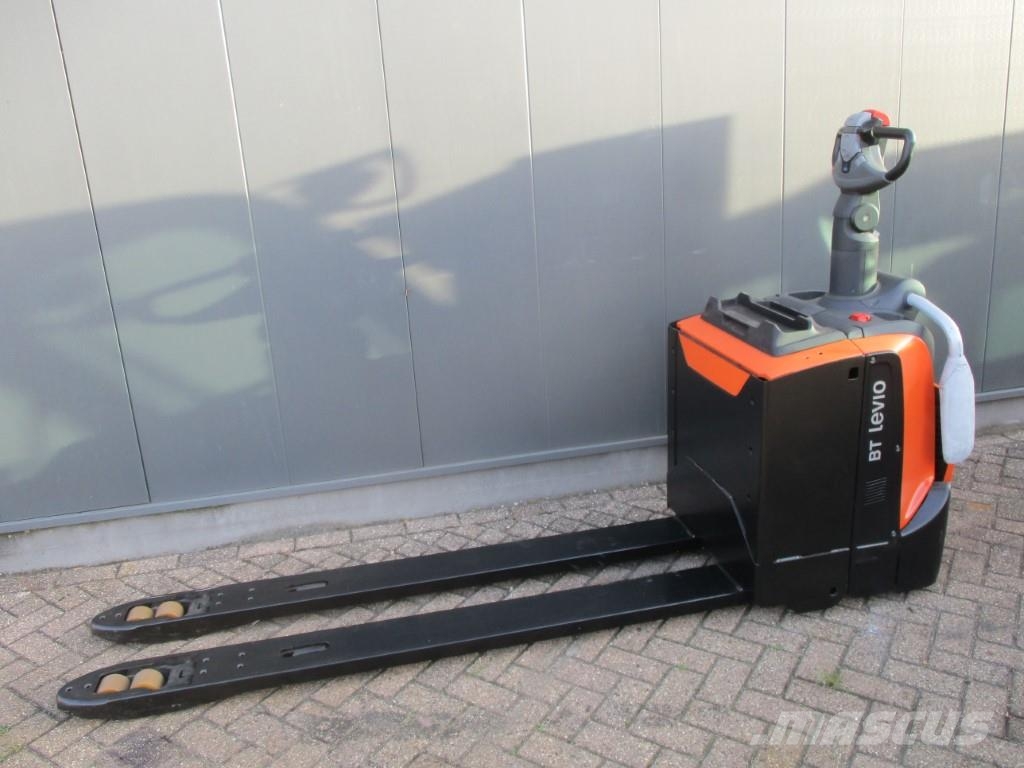 Toyota LPE200 Low lifter with platform