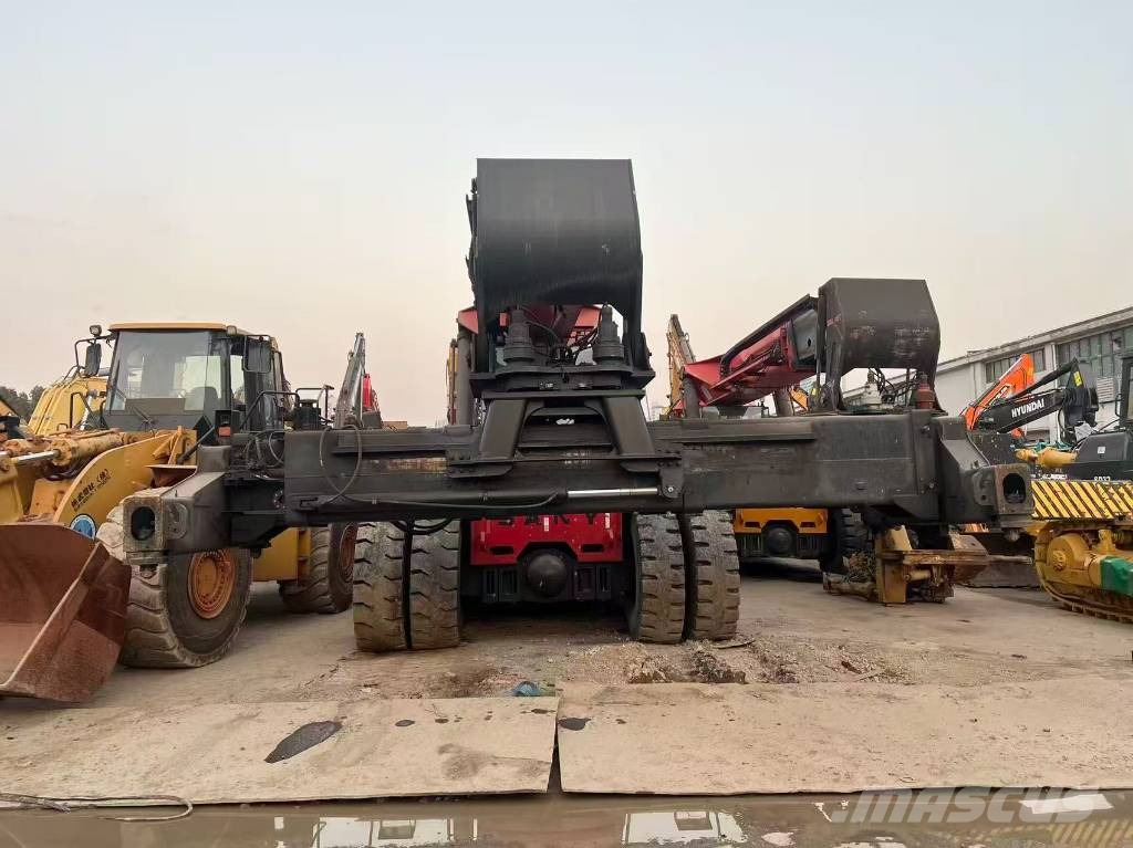 Sany SRSC 45 C2 مناولات متداخلة