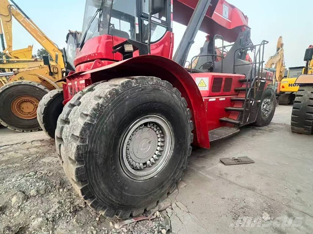 Sany SRSC 45 C2 مناولات متداخلة