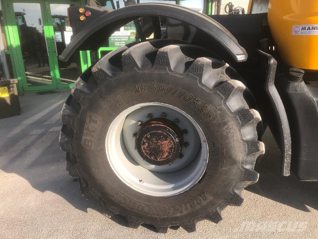 JCB FASTRAC 3230 Traktorid