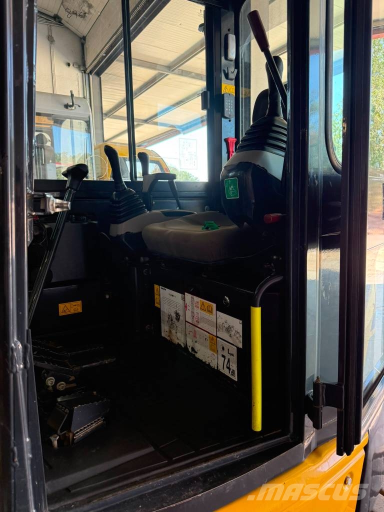 Komatsu PC 26 Minigraafmachines < 7t