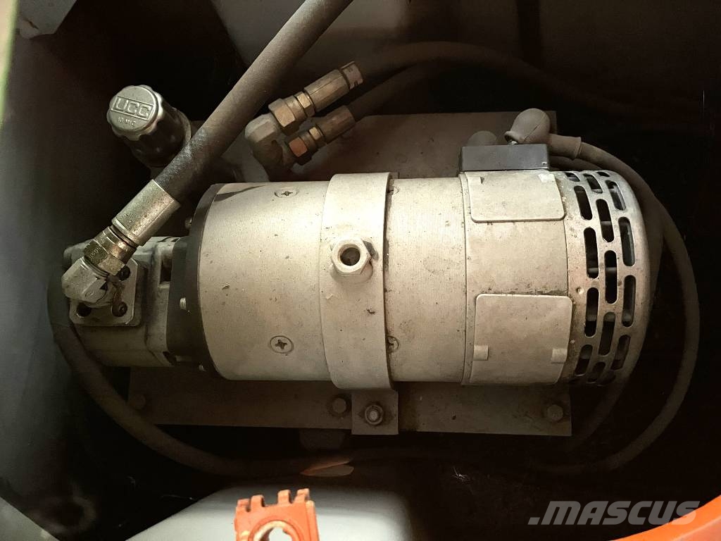 Haulotte HA121 V-1799 FOR EXPORT ONLY EO Вертикальні щоглові підйомники