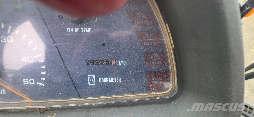 Fiat-Hitachi W 130 لوادر بعجل