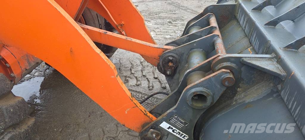 Fiat-Hitachi W 130 لوادر بعجل