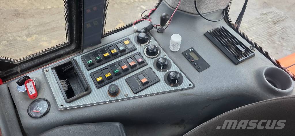 Fiat-Hitachi W 130 لوادر بعجل