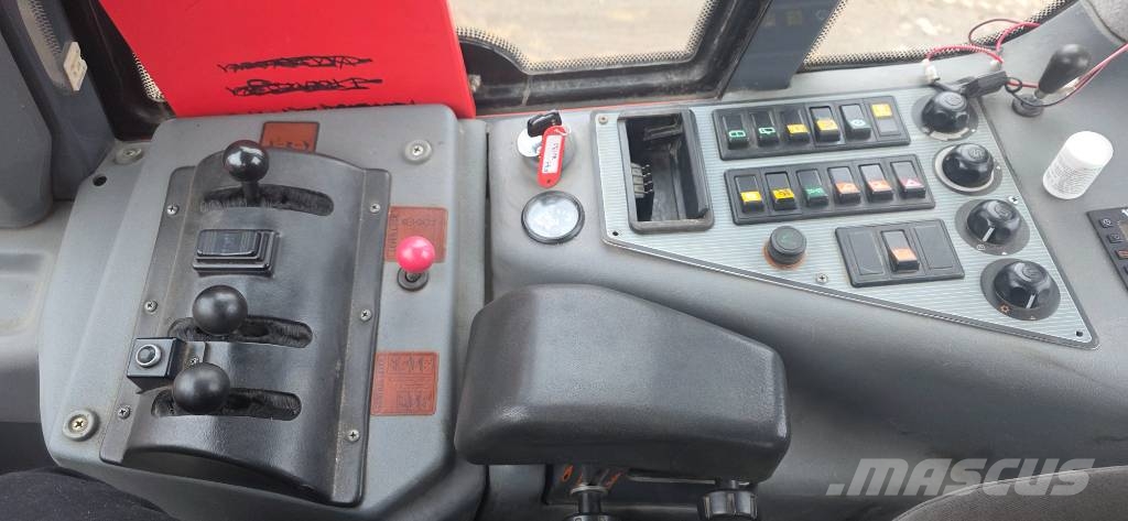Fiat-Hitachi W 130 لوادر بعجل