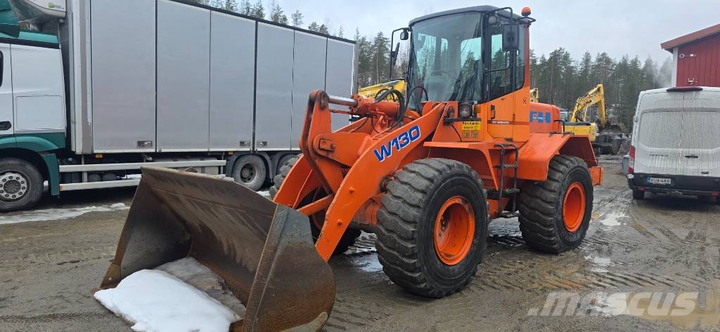 Fiat-Hitachi W 130 لوادر بعجل