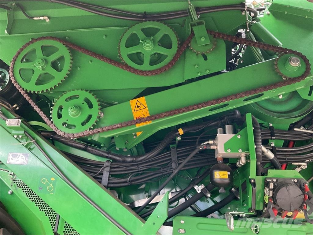 John Deere T670 Зернозбиральні комбайни