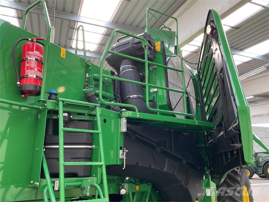 John Deere T670 Зернозбиральні комбайни