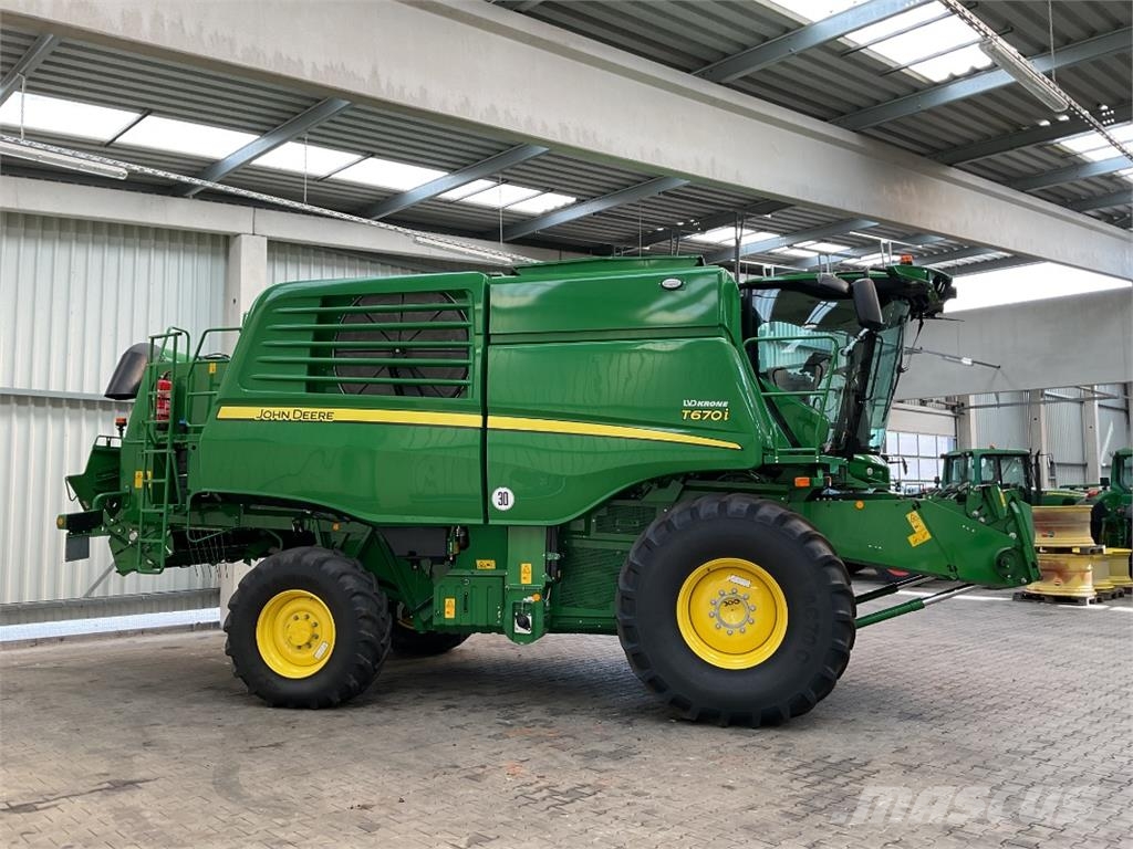 John Deere T670 Зернозбиральні комбайни