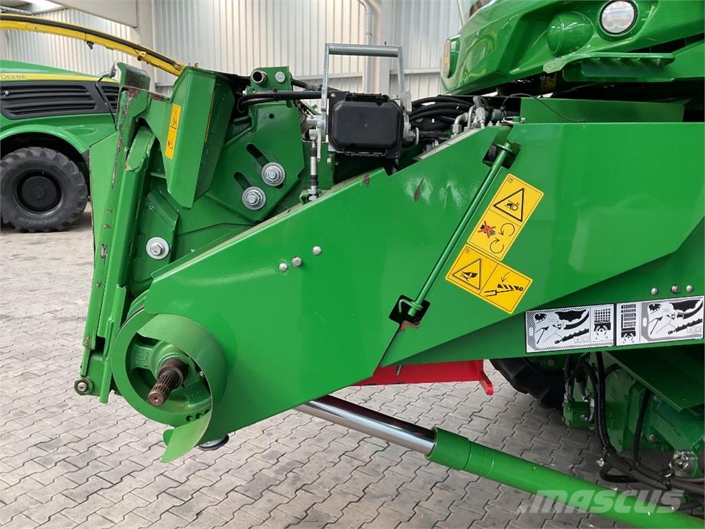 John Deere T670 Зернозбиральні комбайни