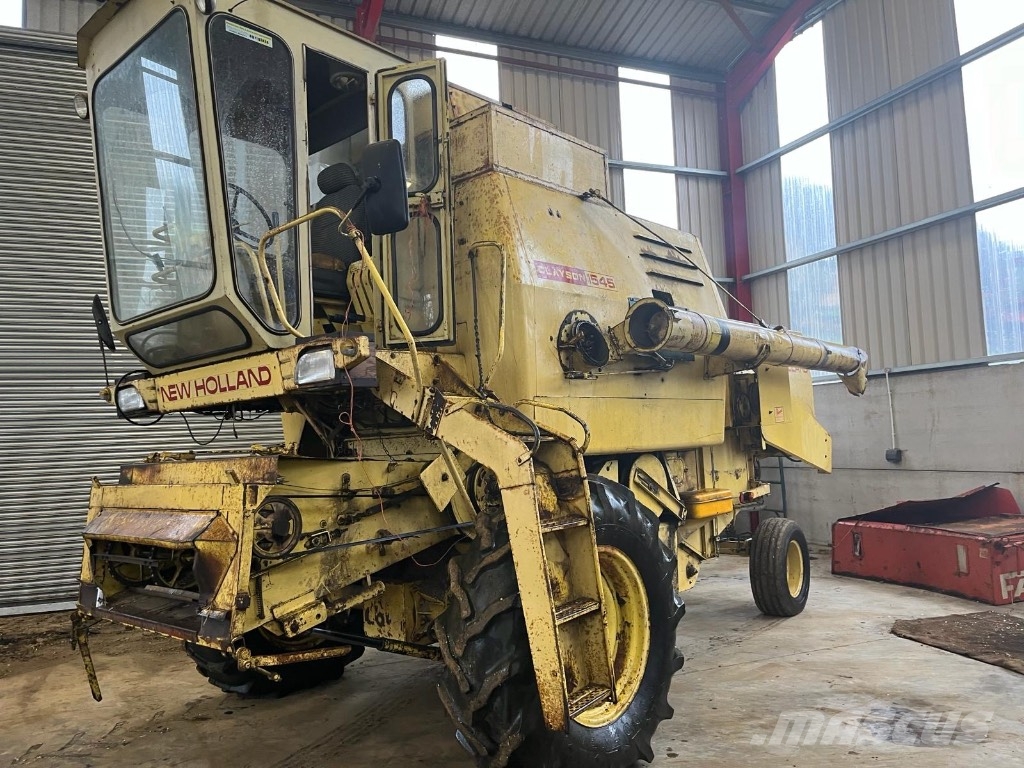 New Holland 1545 Skurtreskere