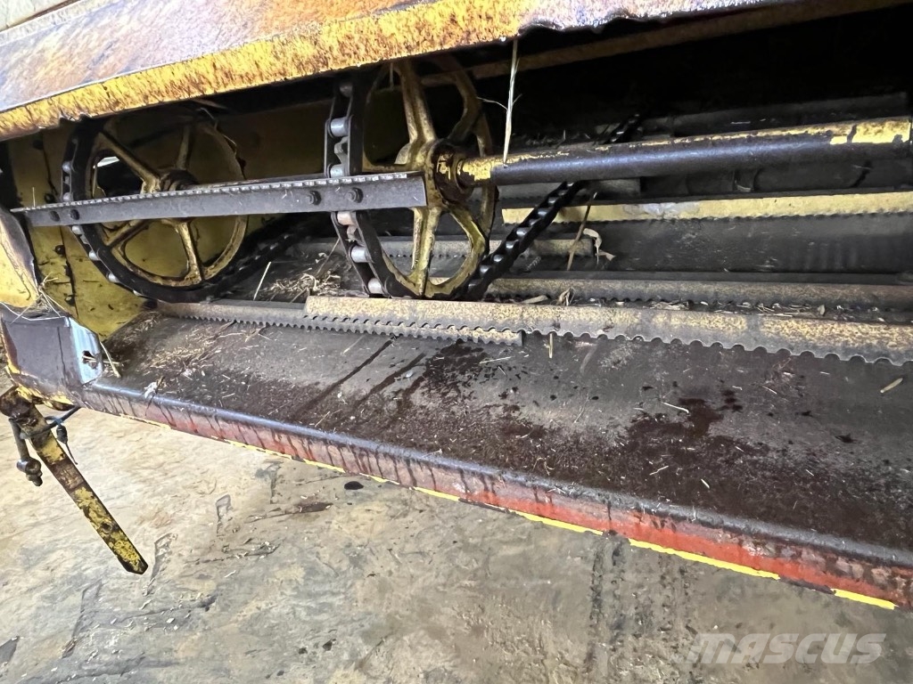 New Holland 1545 Skurtreskere