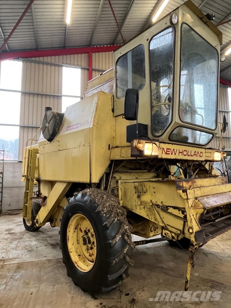 New Holland 1545 Skurtreskere