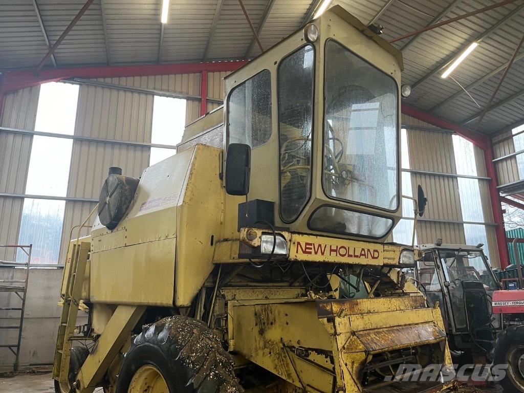 New Holland 1545 Skurtreskere