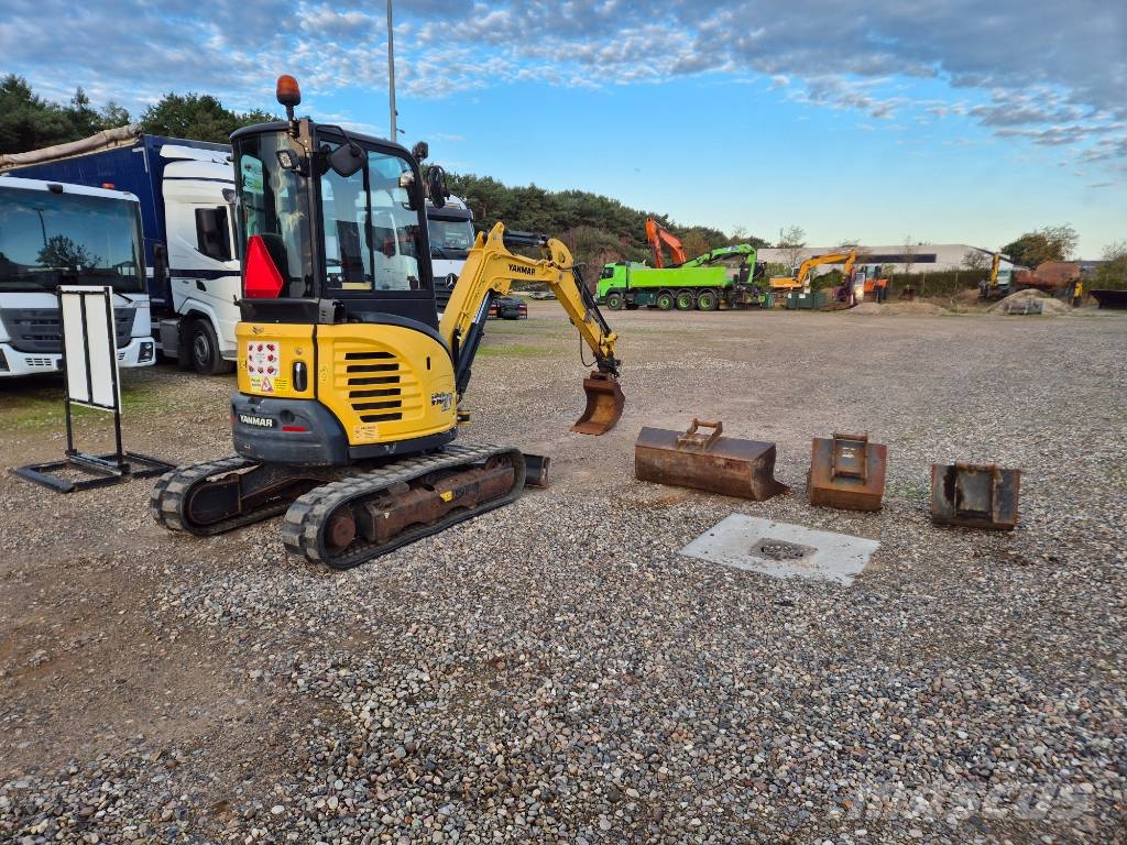 Yanmar Vio 27-6 // Powertilt // 4 buckets Minigravemaskiner