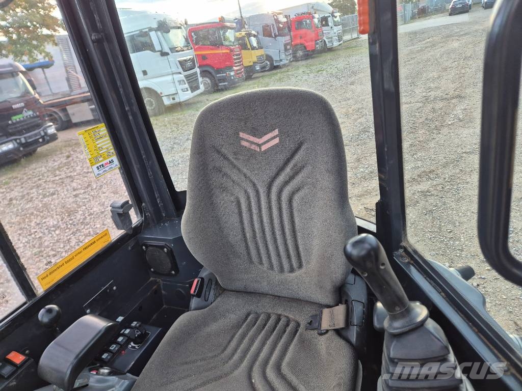 Yanmar Vio 27-6 // Powertilt // 4 buckets Minigravemaskiner