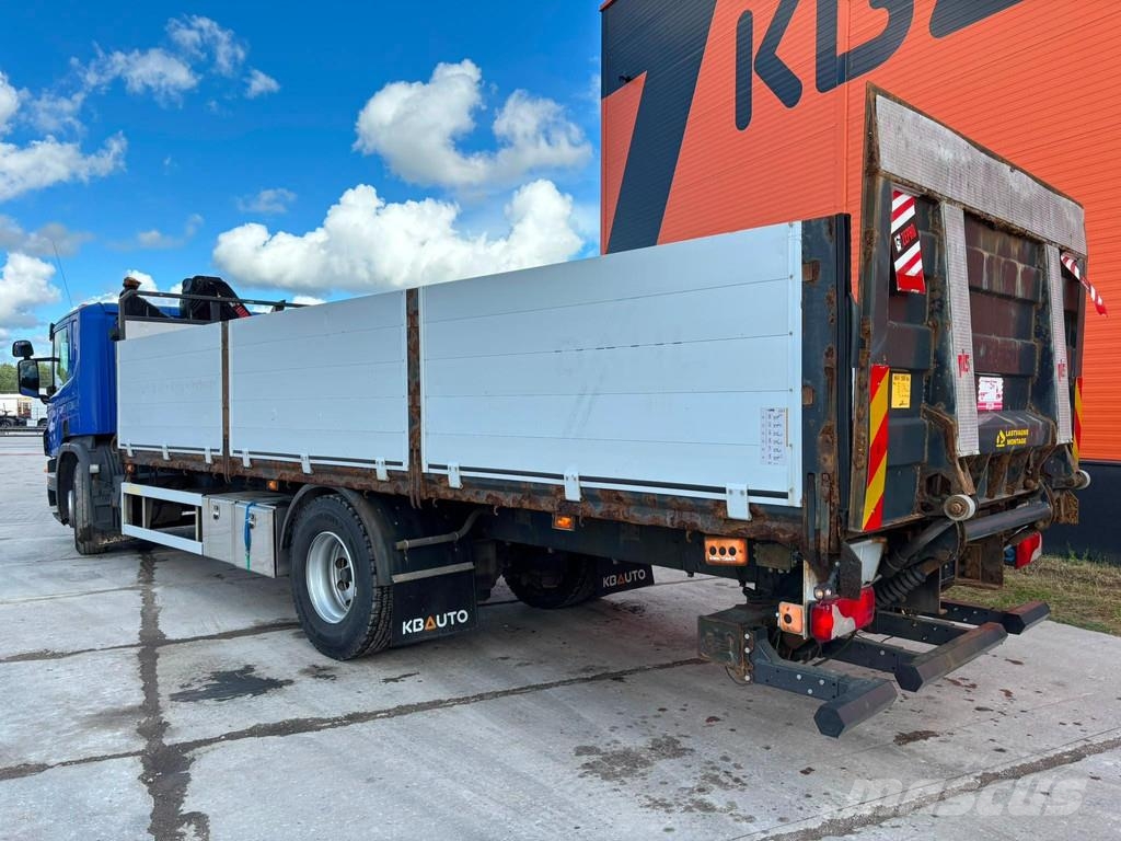 Scania P 320 4x2 HIAB 077B-2 / PLATFORM L=7286 mm Smagās mašīnas ar celtni