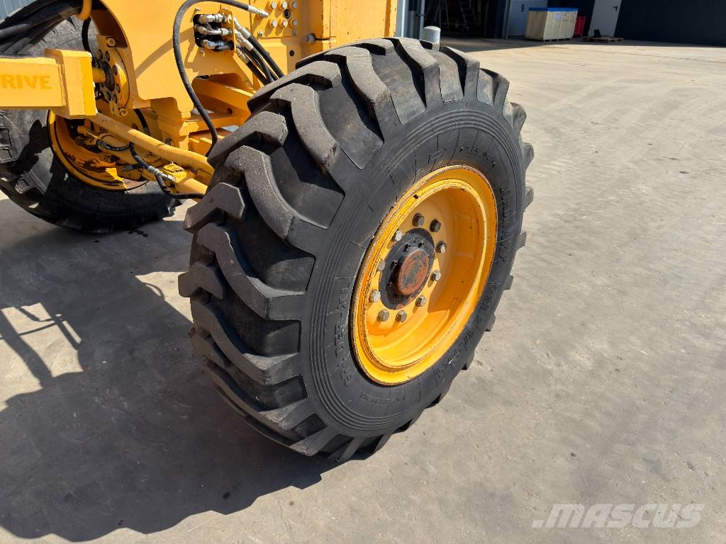 Volvo G946 - AWD Tiehöylät