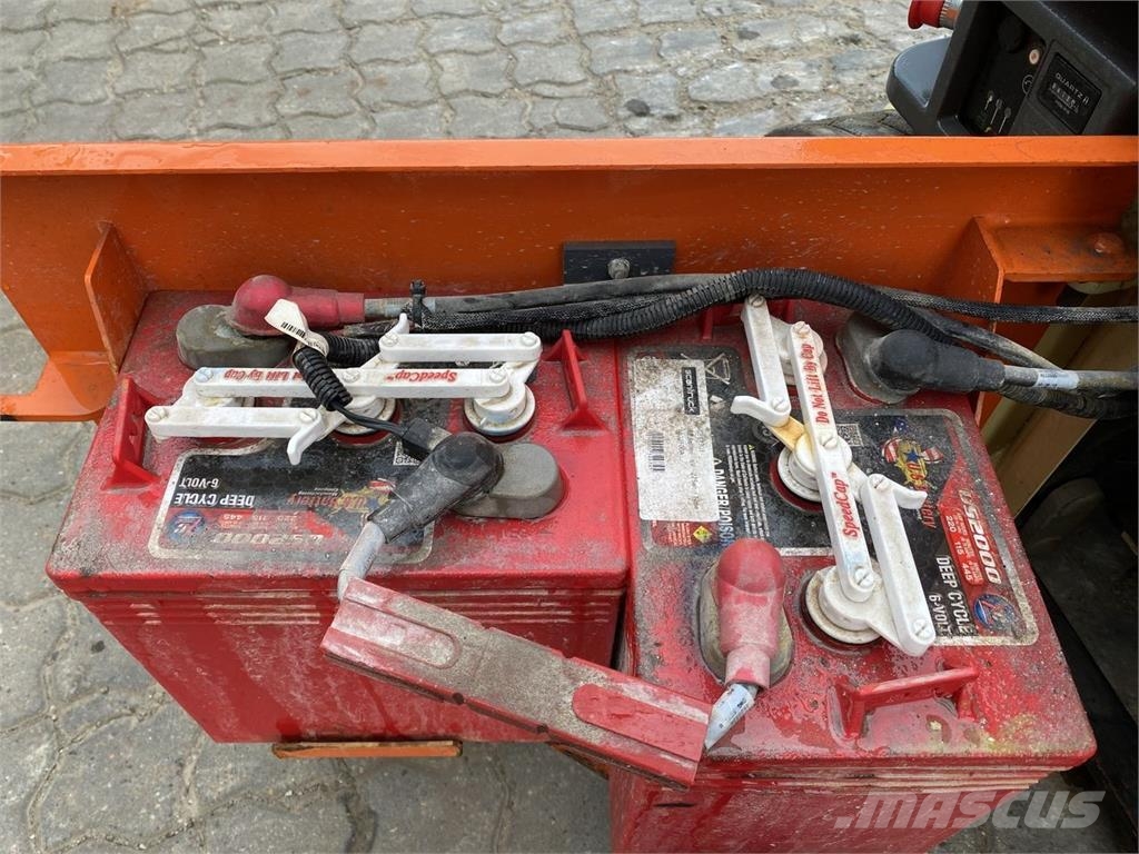 JLG 1230ES Plataformas con jaula de elevación