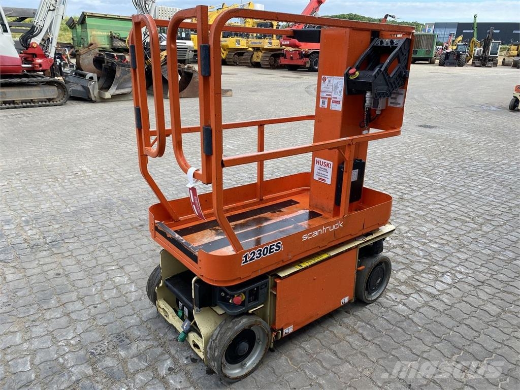 JLG 1230ES Plataformas con jaula de elevación