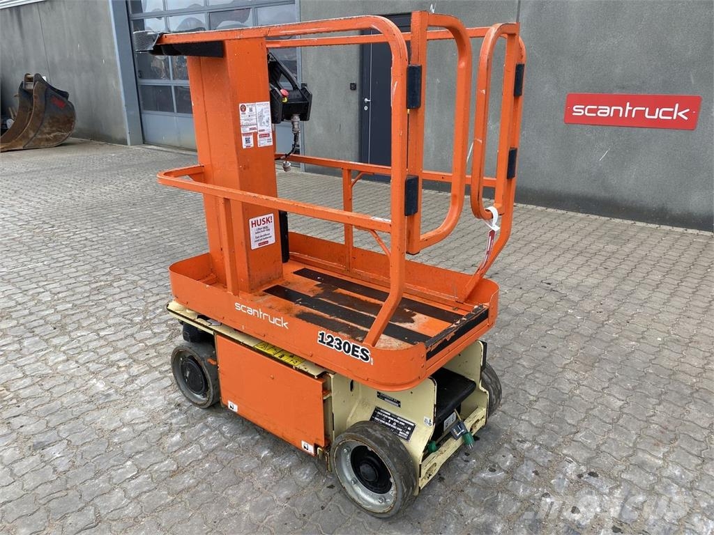JLG 1230ES Plataformas con jaula de elevación