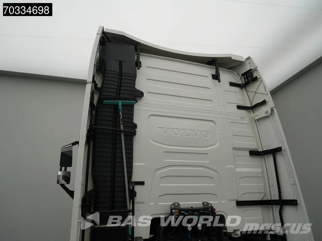 Volvo FH 500 4X2 XL 2x Tanks I-ParkCool ACC APK 02-2027 Vetopöytäautot