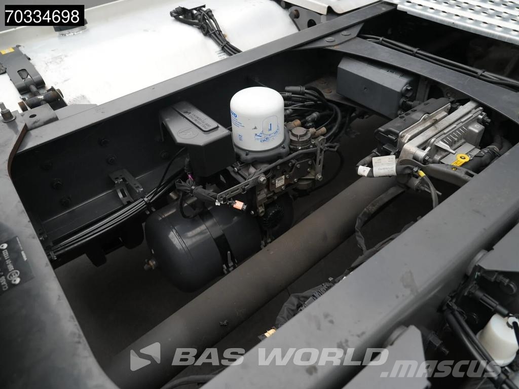 Volvo FH 500 4X2 XL 2x Tanks I-ParkCool ACC APK 02-2027 Vetopöytäautot