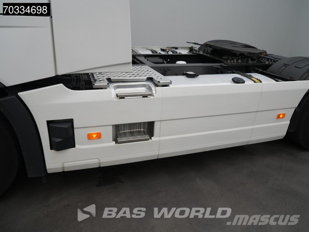 Volvo FH 500 4X2 XL 2x Tanks I-ParkCool ACC APK 02-2027 Vetopöytäautot