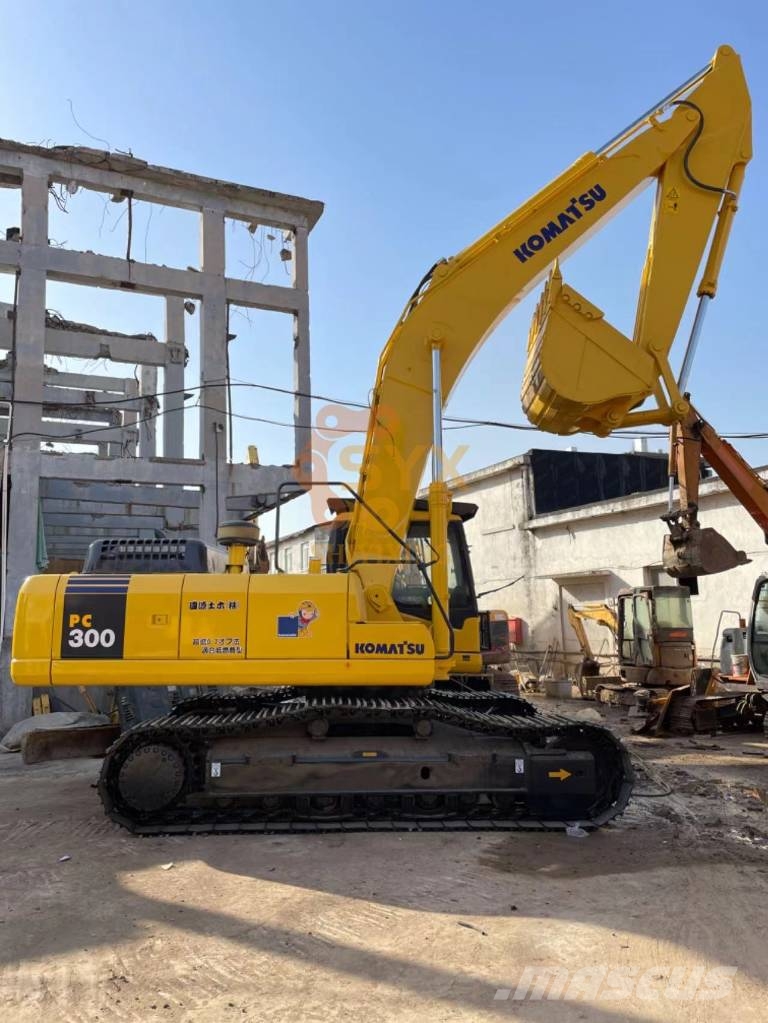 Komatsu PC 300-7 대형 굴삭기 29톤 이상