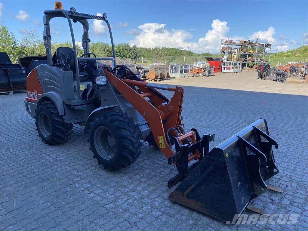 Weycor AR380 Agrar Višenamjenski utovarivači