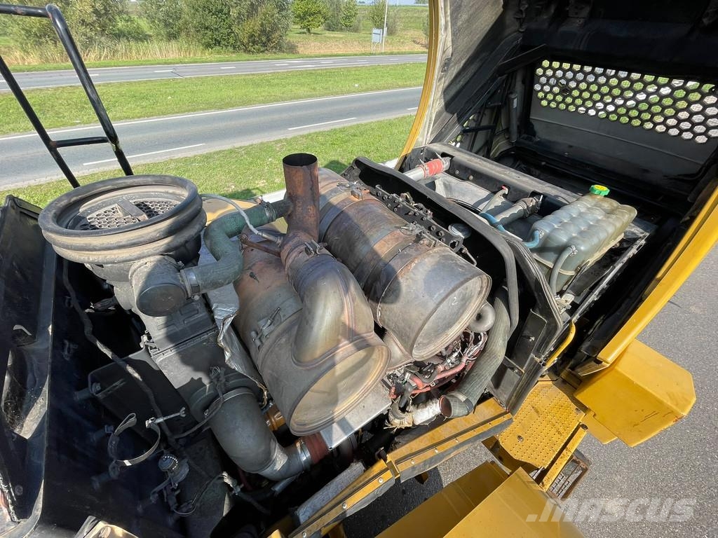 CAT 972M XE Kolesni nakladalci
