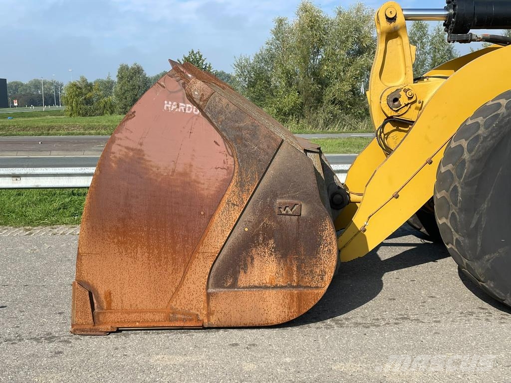CAT 972M XE Kolesni nakladalci