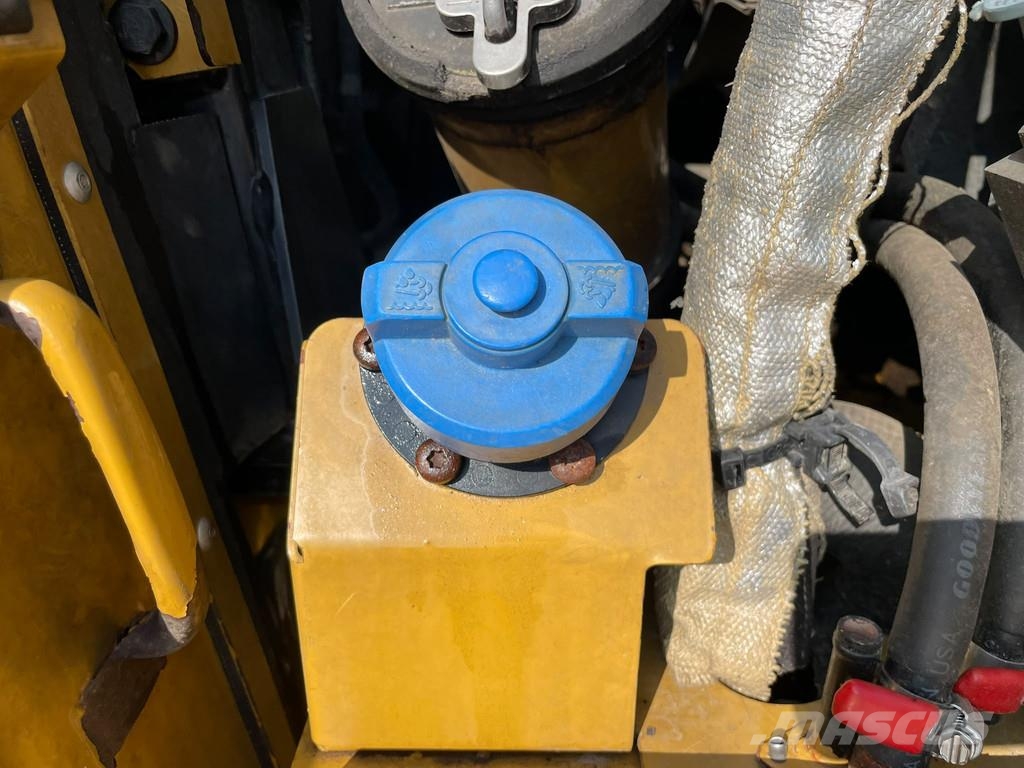 CAT 972M XE Kolesni nakladalci