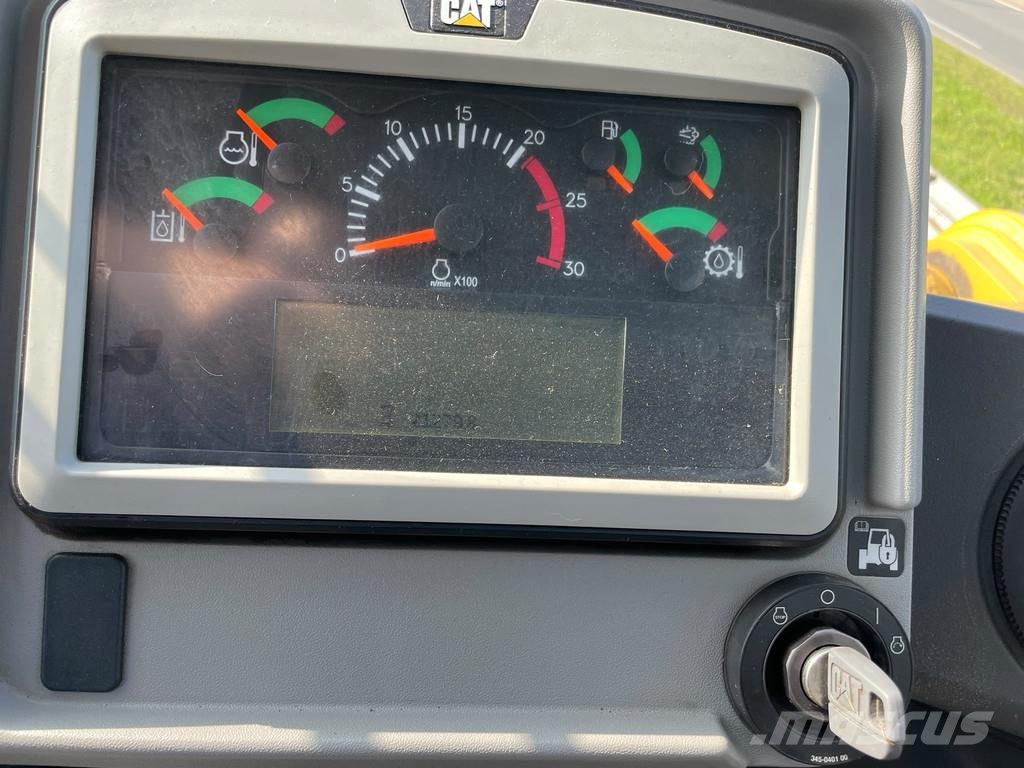 CAT 972M XE Kolesni nakladalci