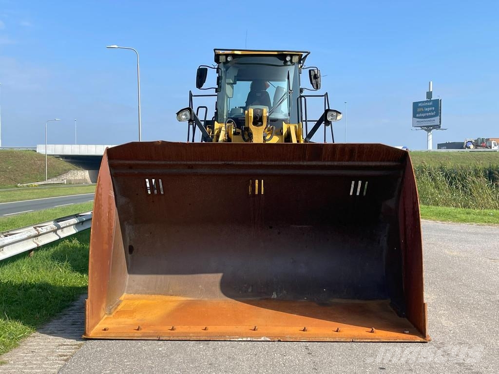 CAT 972M XE Kolesni nakladalci