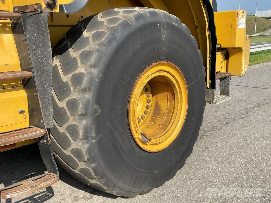 CAT 972M XE Kolesni nakladalci