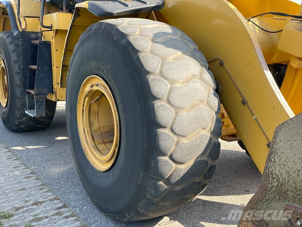 CAT 972M XE Kolesni nakladalci