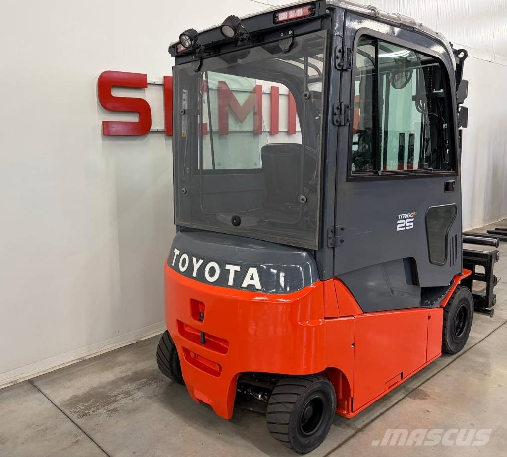Toyota 11365 - 8FBMT25 شاحنات ذات رافعات شوكية تعمل بالكهرباء