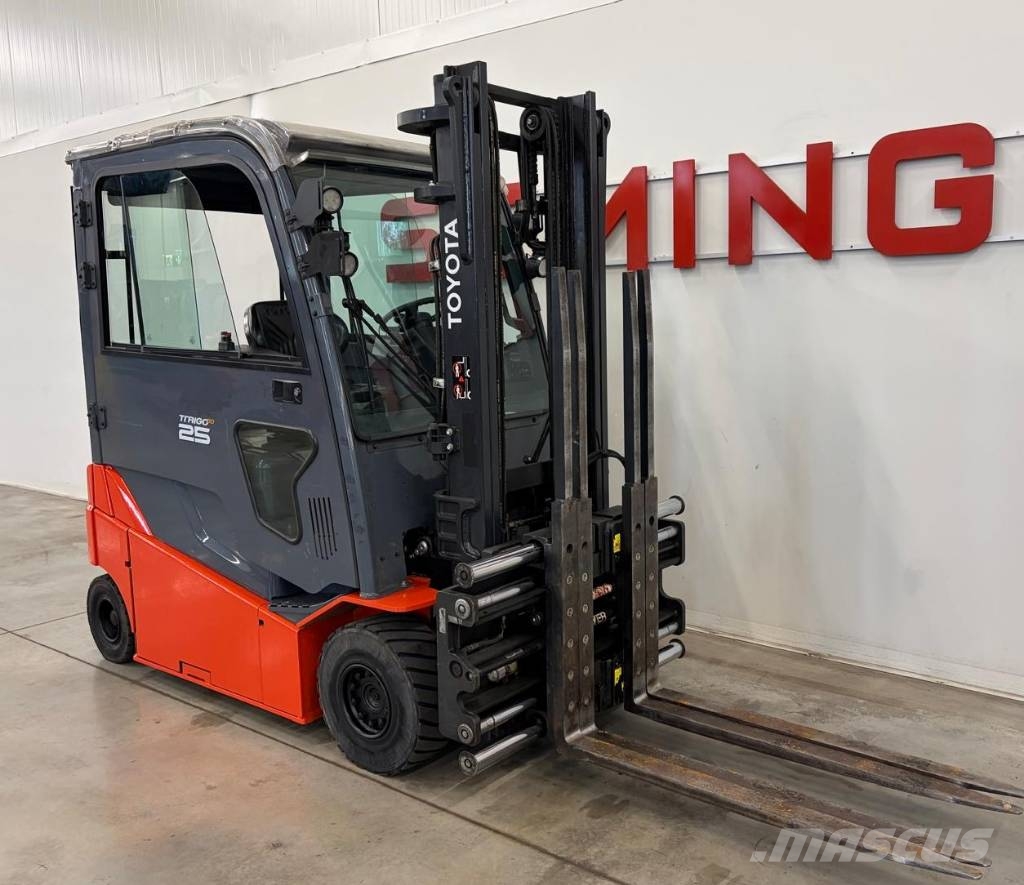 Toyota 11365 - 8FBMT25 شاحنات ذات رافعات شوكية تعمل بالكهرباء