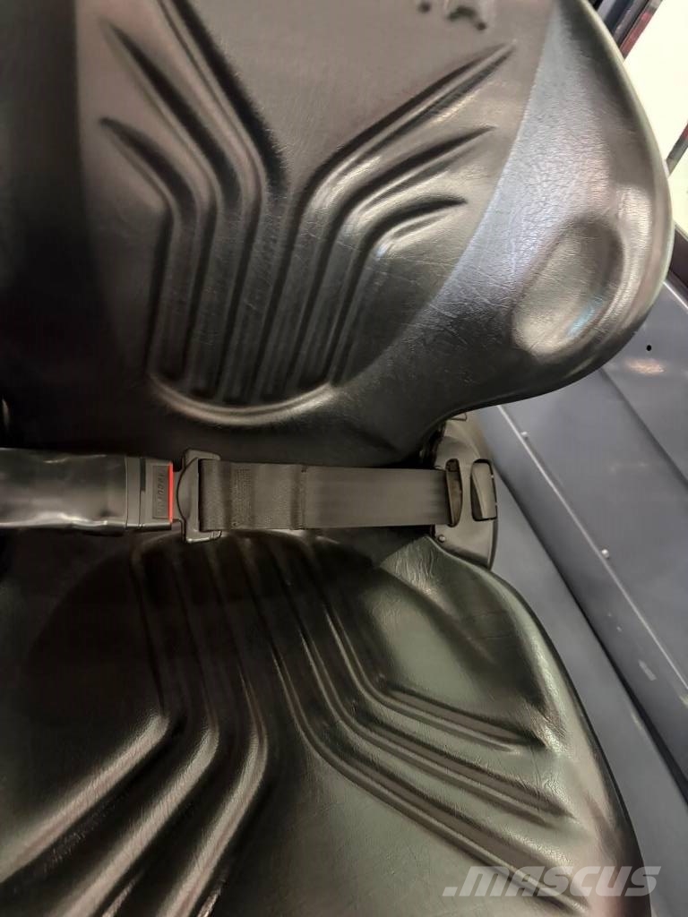 Toyota 11365 - 8FBMT25 شاحنات ذات رافعات شوكية تعمل بالكهرباء