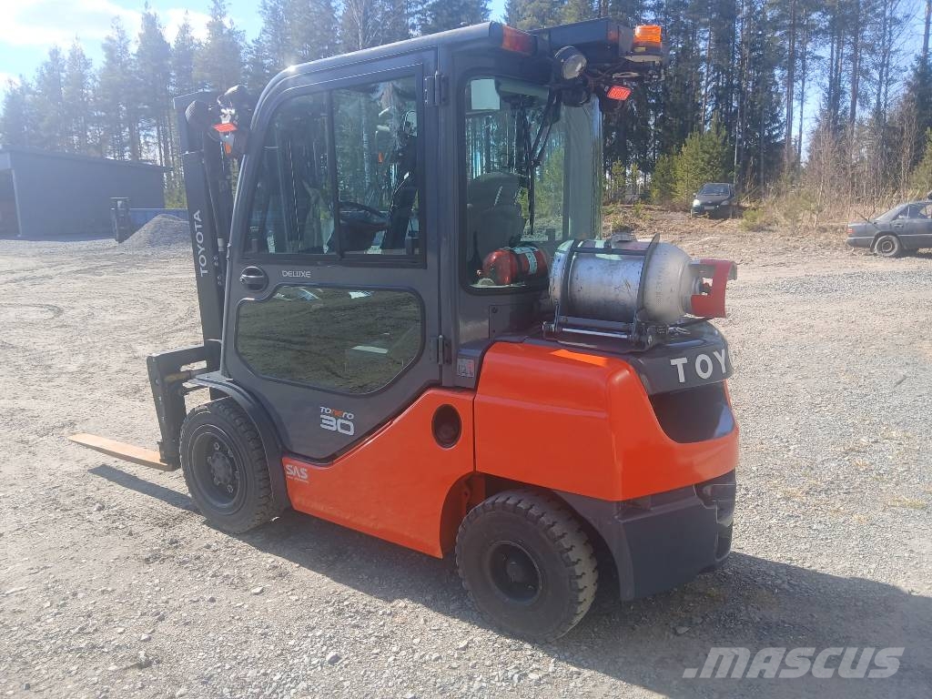 Toyota 02-8 FGF 30 LPG vozíky